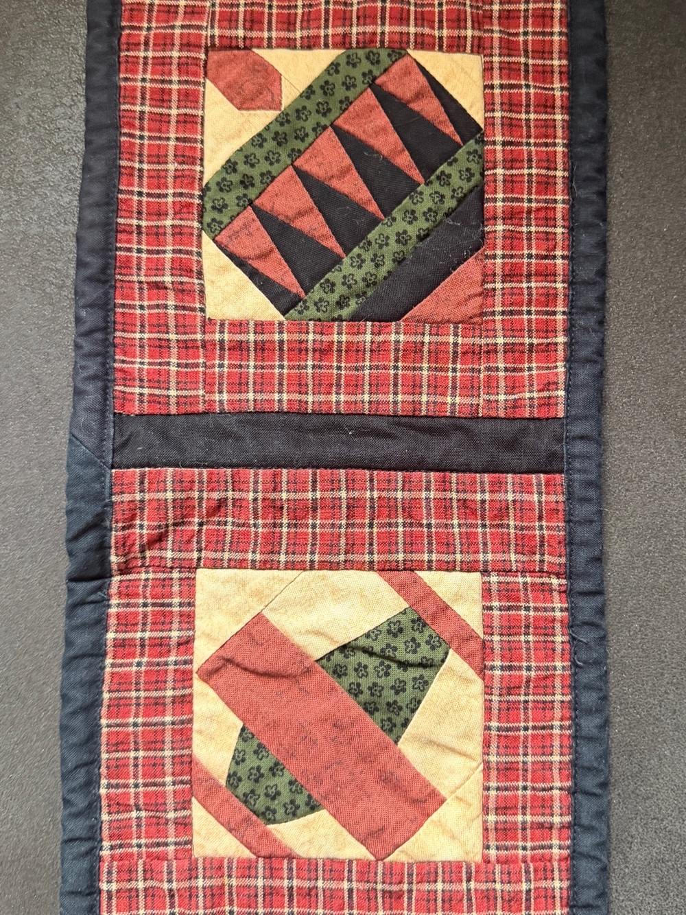 Quilted wall decor, or hot pad